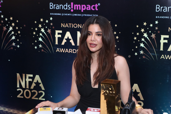 Brands Impact, National Fame Awards, NFA, Malaika Arora, Award, Rashami Desai